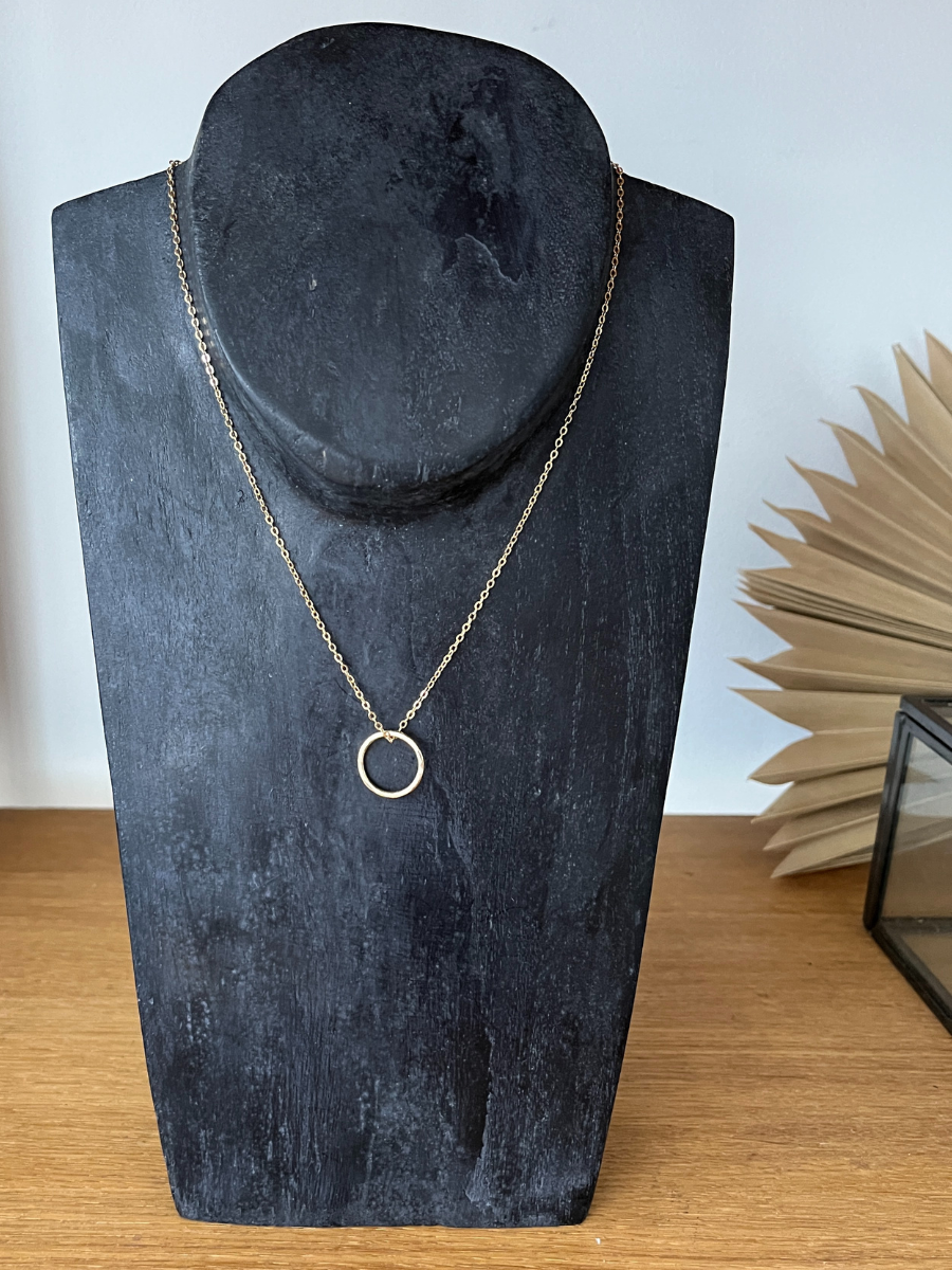 Gold Fill Hammered Circle Necklace - Cloudberry Living