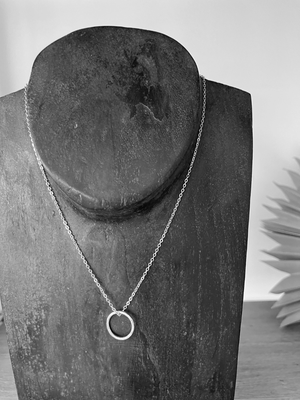 Gold Fill Hammered Circle Necklace - Cloudberry Living