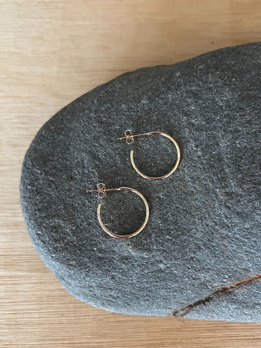 Gold Fill Hammered Circle Hoop Earrings - Cloudberry Living