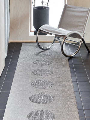 Pappelina BIO EDITION Vera 2.0 Grey/Granite Metallic Rug - Cloudberry Living