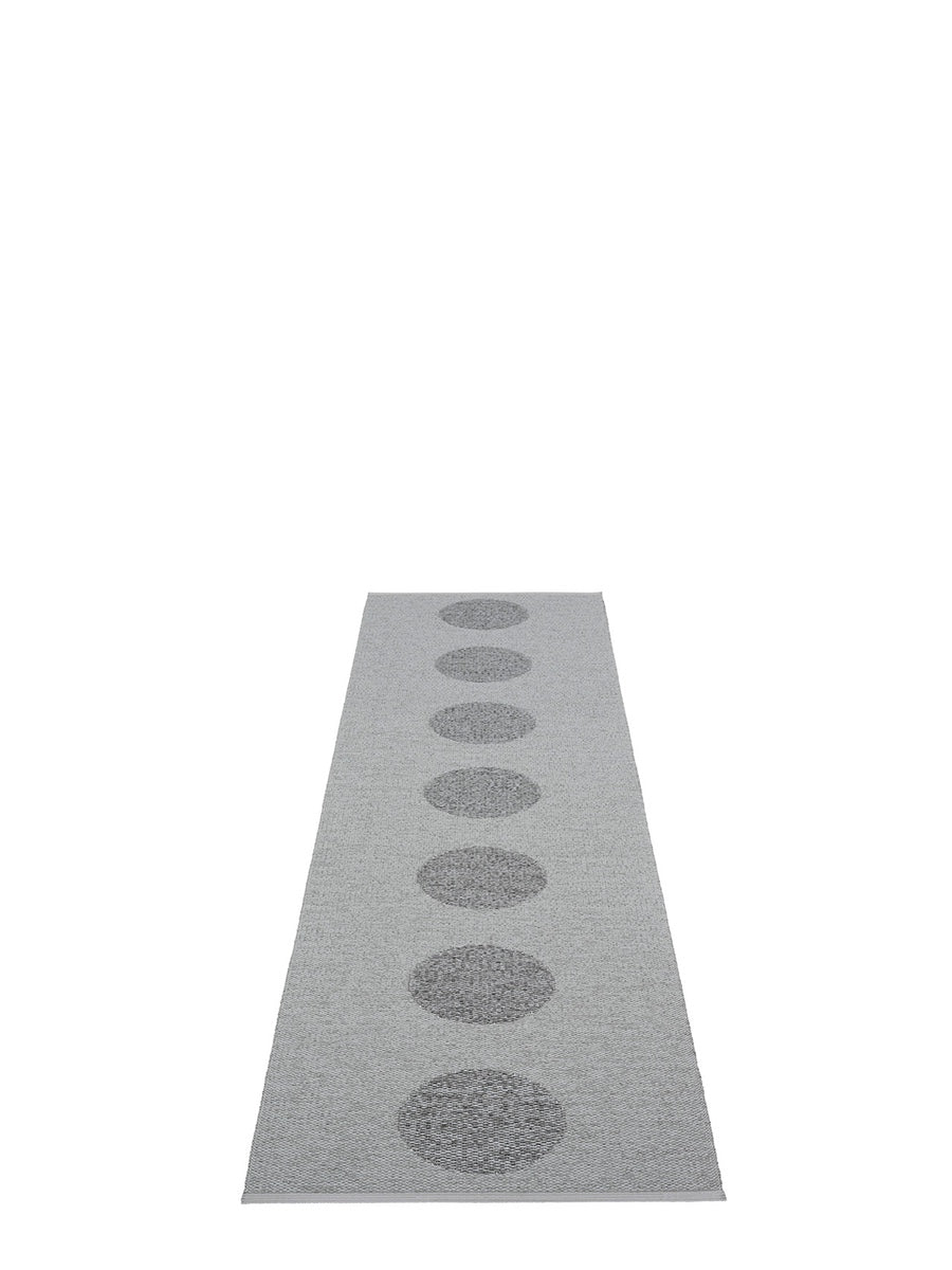 Pappelina BIO EDITION Vera 2.0 Grey/Granite Metallic Rug - Cloudberry Living