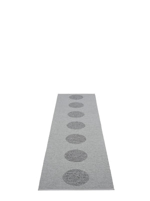 Pappelina BIO EDITION Vera 2.0 Grey/Granite Metallic Rug - Cloudberry Living