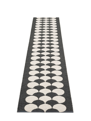 Pappelina BIO EDITION Poppy Black/Vanilla Rug - Cloudberry Living