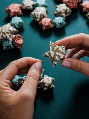 Ola Papercraft Kit Origami Star Garland / Bright - Cloudberry Living